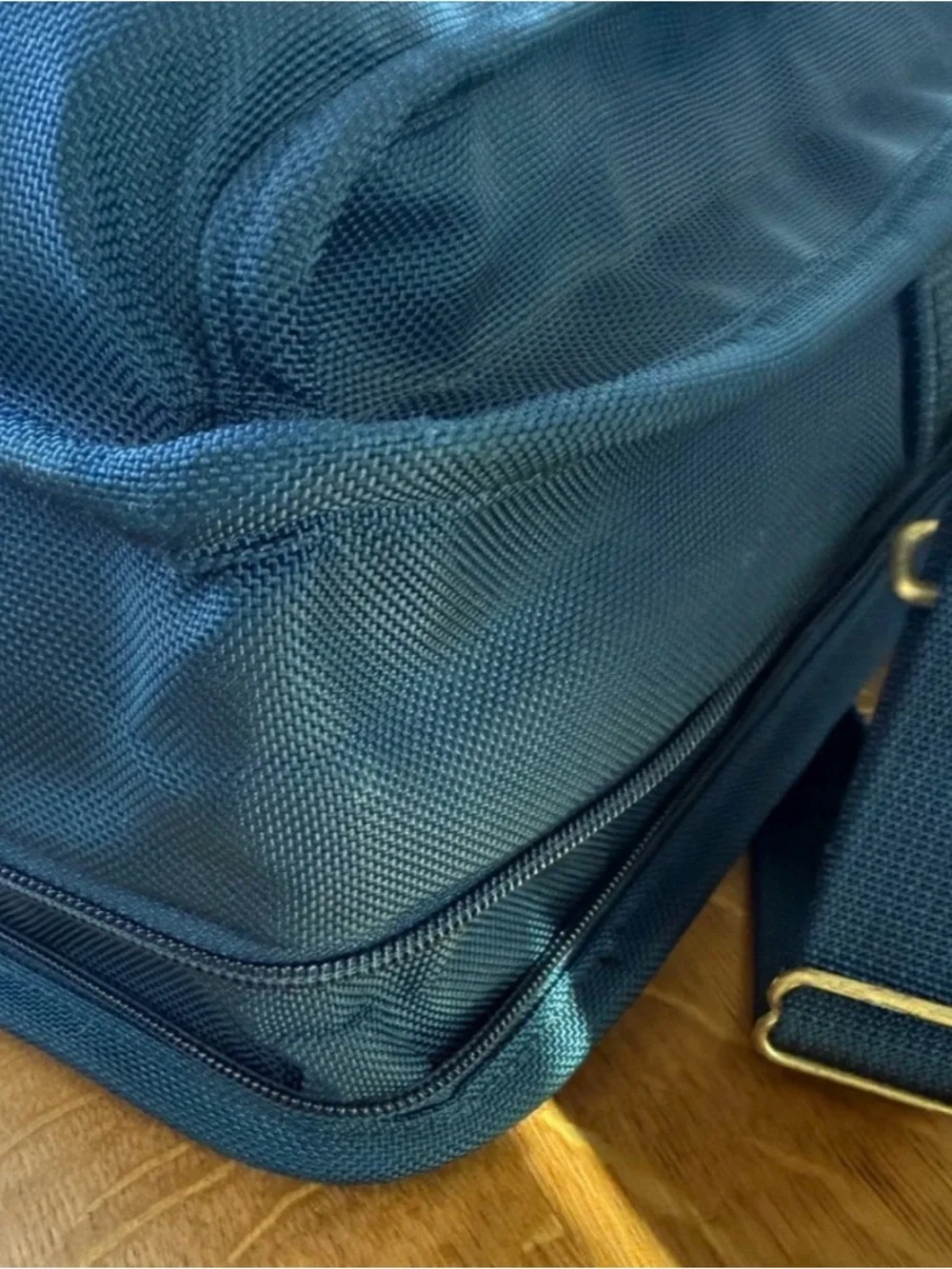 Tumi Men's Nylon Blue Expandable Brief/Laptop Case, Overnight Bag - Picture 11 of 15